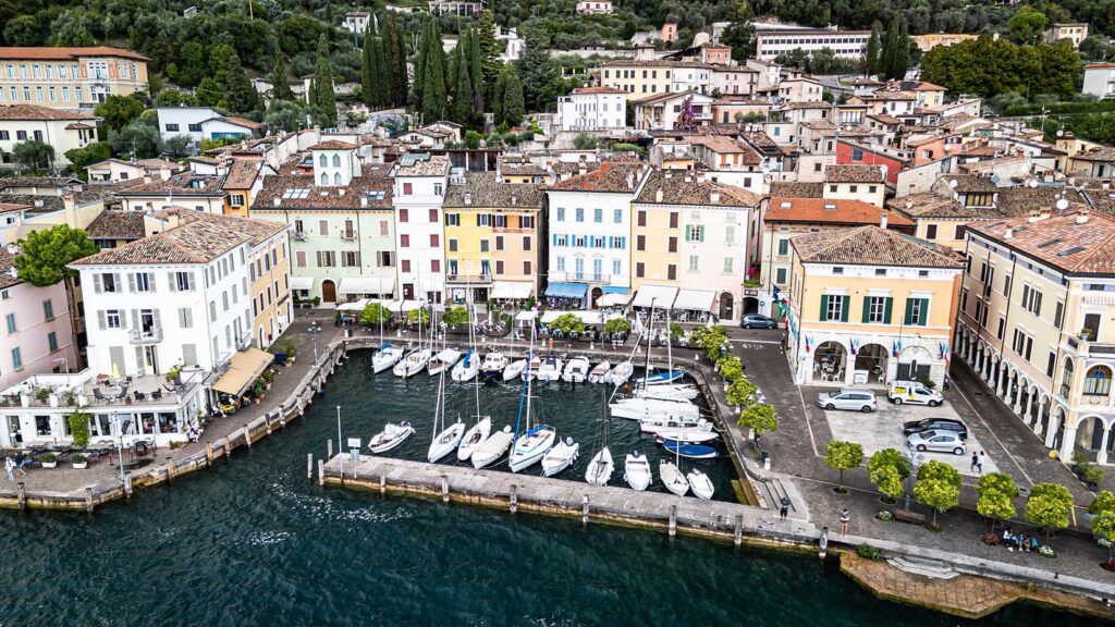 Hafen von Gargnano
